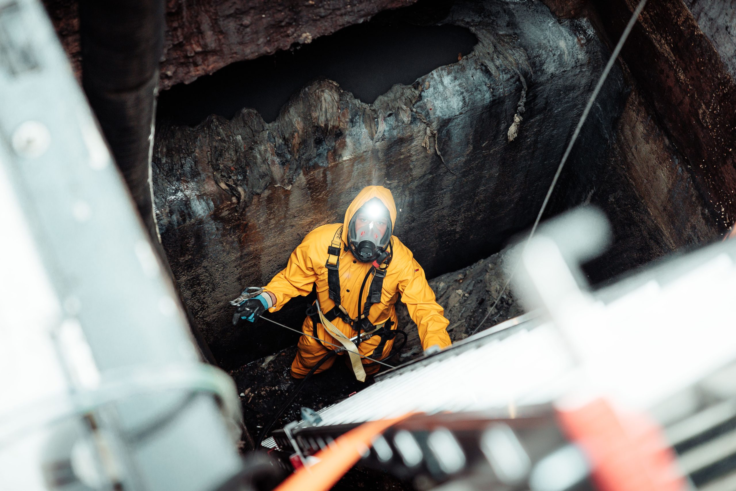 Ledigen en reinigen rioolgemaal